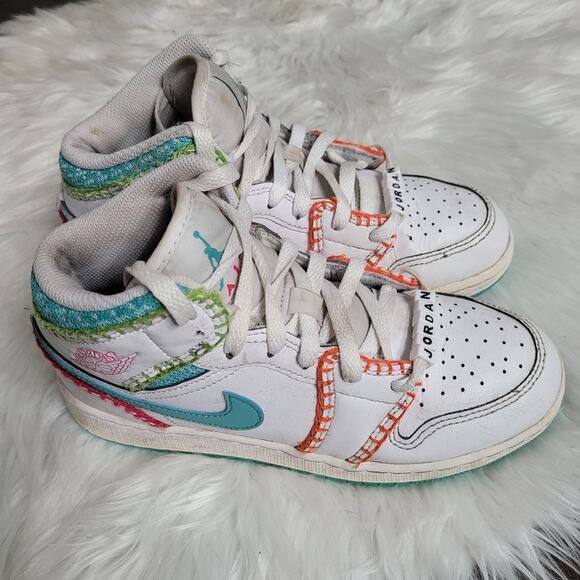 AIR JORDAN 1 MID SE 4y GS 'Multi Baseball Knit' White Teal Pink DM9648-100 - Picture 1 of 9